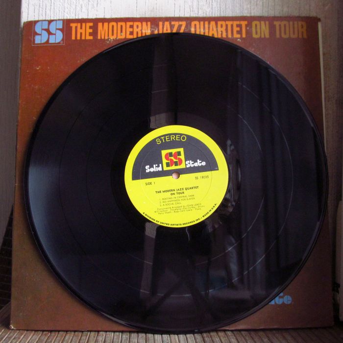 Платівка Модерн Джаз Квартет - У турне | The Modern Jazz Quartet – On Tour