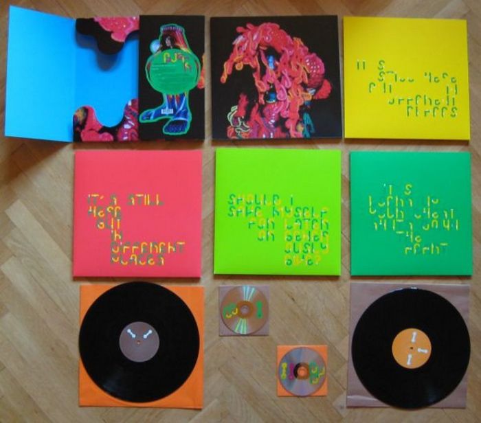 Bjork - Innocence (2LP, 12", 33 1/3 RPM, Single)(CD, Single)(DVD, Multichannel, NTSC, Single, Stereo)(Box-Set, Limited Edition)