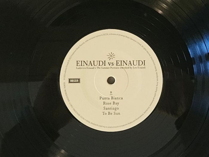 Ludovico Einaudi & Leo Einaudi - Einaudi Vs Einaudi (EP, 12", Stereo, Gatefold Cover, Vinyl)