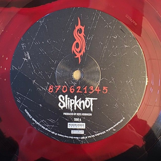 Slipknot- Slipknot (2LP, Deluxe Edition, Limited Edition, Red And Black Mix, 25th Anniversary Edition)